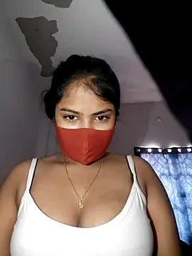 Snapshot of Red_Love_1 chatting on 12-21-25, 03:57 Red Love 1 online show from 12-21-25, 03:57