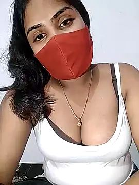 Snapshot of Red_Love_1 chatting on 01-12-26, 05:18 Red Love 1 online show from 01-12-26, 05:18