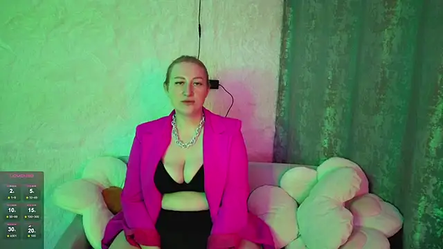 Snapshot of hornywood_ chatting on 11-19-25, 06:13 hornywood online show from 11-19-25, 06:13