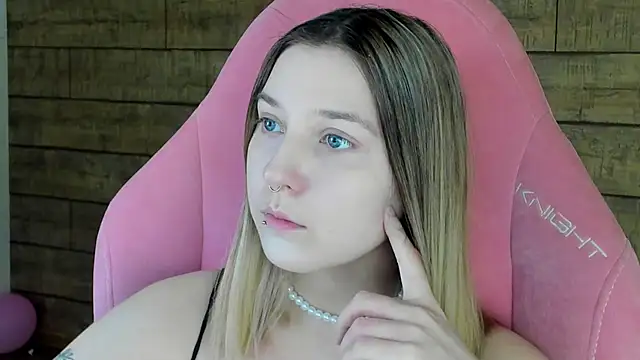 TinnaBurton online show from 04-06-26, 04:30