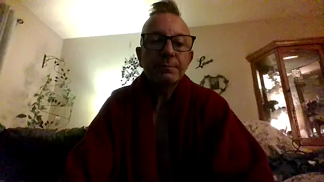 Snapshot of longsmooth4u chatting on 05-19-26, 11:05 longsmooth4u online show from 05-19-26, 11:05