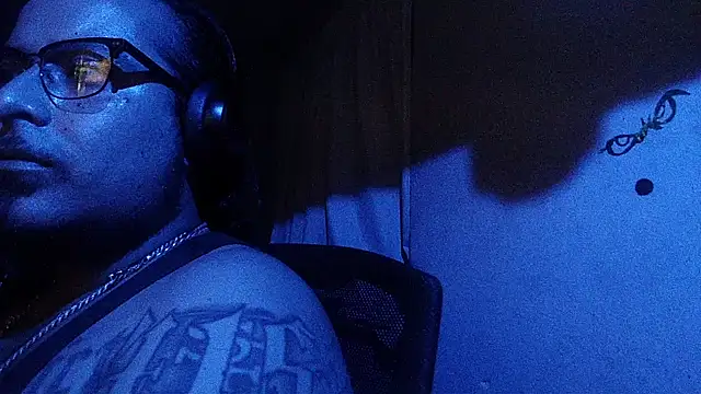 Snapshot of licknitright666 chatting on 11-14-25, 10:03 licknitright666 online show from 11-14-25, 10:03