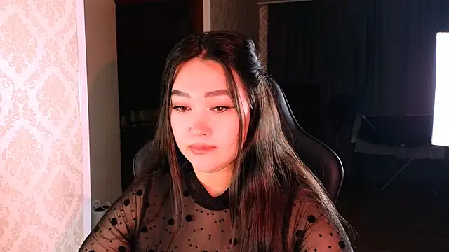 Emma Uilson online show from 12-01-25, 07:41