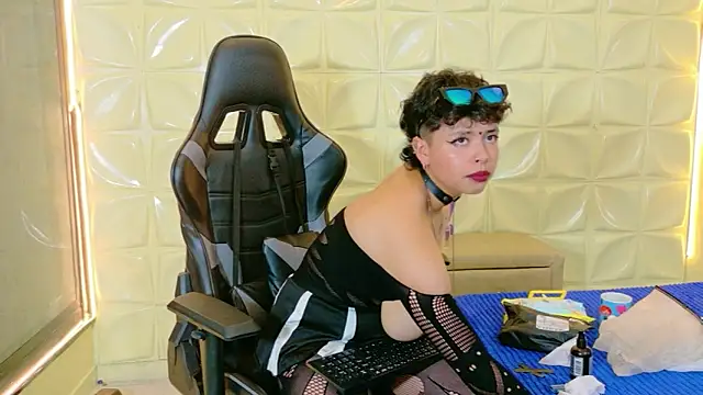 lunabustygirl online show from 03-05-26, 12:06