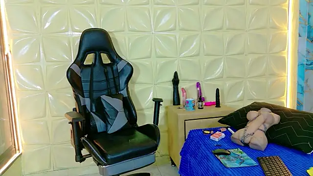 lunabustygirl online show from 03-05-26, 01:40