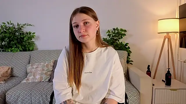 LesaFeldker online show from 11-30-25, 01:09