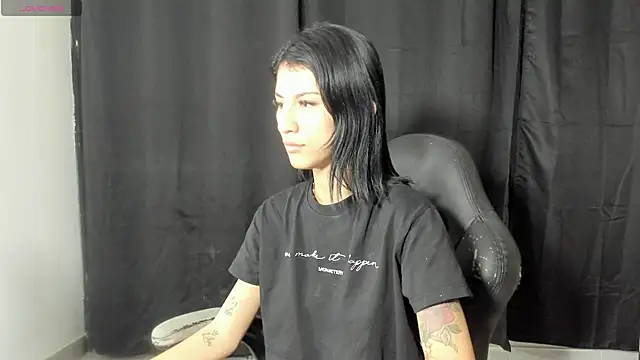 Hot play18 online show from 04-18-26, 06:01