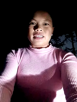 Snapshot of thien-nhien chatting on 11-15-25, 10:56 thien-nhien online show from 11-15-25, 10:56