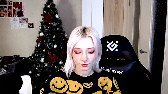 SophiaLur online show from 12-15-25, 02:21