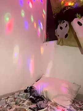 lizmy online show from 12-20-25, 05:03