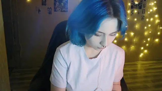 Snapshot of caramelleia chatting on 11-30-25, 11:53 caramelleia online show from 11-30-25, 11:53