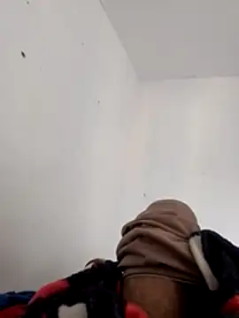 Snapshot of Davidgnzz1993 chatting on 11-14-25, 09:24 Davidgnzz1993 online show from 11-14-25, 09:24