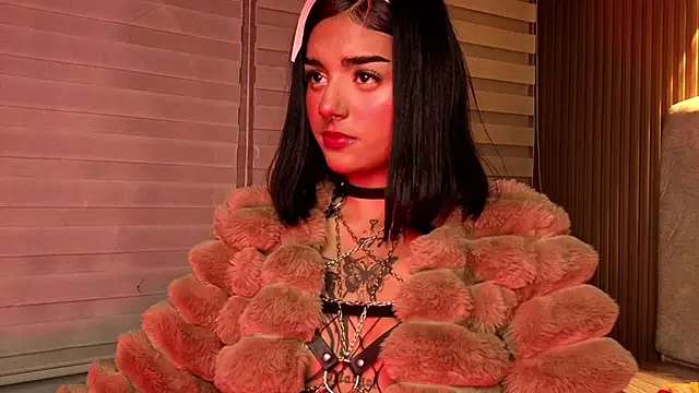 Snapshot of Milu_carbajal_x chatting on 05-31-26, 03:58 Milu carbajal x online show from 05-31-26, 03:58