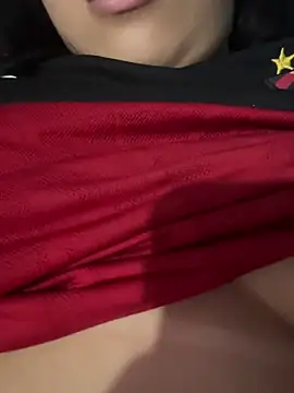 Larissa xxe online show from 11-29-25, 01:19