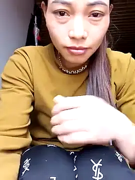 Snapshot of _Su-Su_ chatting on 11-15-25, 06:11 Su-Su online show from 11-15-25, 06:11