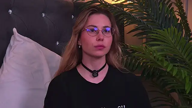 -SaraBlack- online show from 06-14-26, 02:24