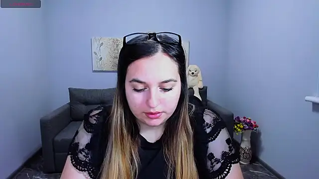 Maria Bond online show from 11-28-25, 06:49