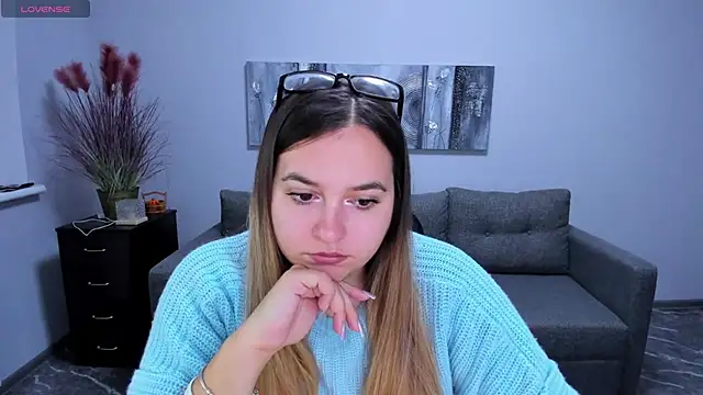 Maria Bond online show from 12-01-25, 06:40