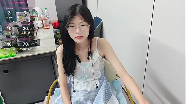 Snapshot of xlin-baby chatting on 04-30-26, 04:02 xlin-baby online show from 04-30-26, 04:02