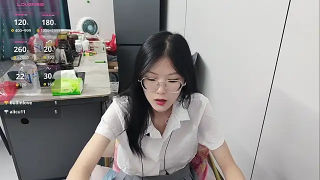 Snapshot of xlin-baby chatting on 05-11-26, 02:23 xlin-baby online show from 05-11-26, 02:23
