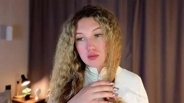 SueHolt online show from 11-18-25, 02:21