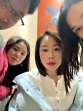 xiaoling2358 online show from 12-19-25, 01:18