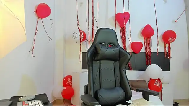 BWW-CINDY11 online show from 02-15-26, 09:41