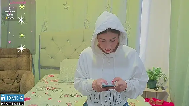 scarlett fire5 online show from 12-20-25, 04:58