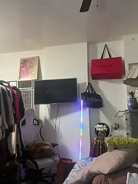 Motherbigbus online show from 04-17-26, 11:57