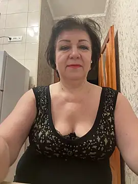 Snapshot of LittleBead522 chatting on 11-25-25, 03:01 LittleBead522 online show from 11-25-25, 03:01