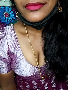 Snapshot of Premalatha_28 chatting on 11-17-25, 06:46 Premalatha 28 online show from 11-17-25, 06:46