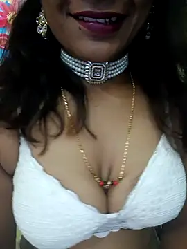 Snapshot of Premalatha_28 chatting on 04-26-26, 07:39 Premalatha 28 online show from 04-26-26, 07:39