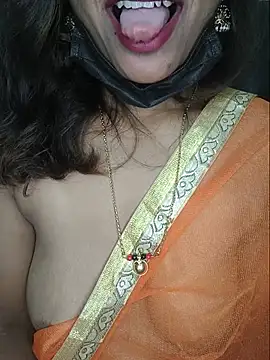 Snapshot of Premalatha_28 chatting on 05-28-26, 06:05 Premalatha 28 online show from 05-28-26, 06:05