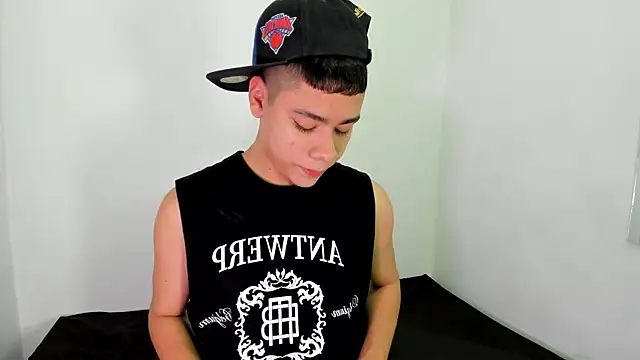 Lucastorrez01 online show from 03-17-26, 07:39