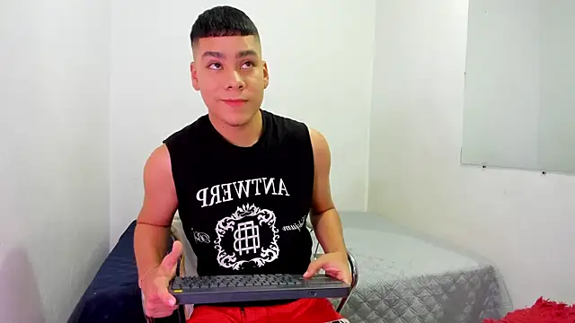 Lucastorrez01 online show from 06-13-26, 10:40