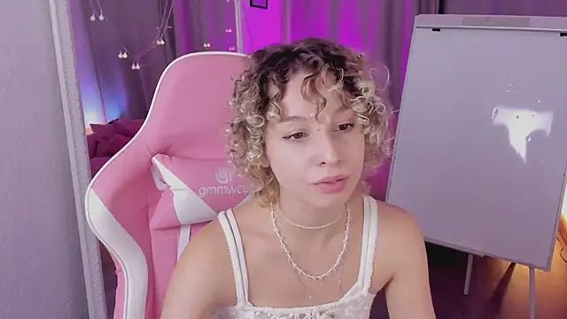 Snapshot of Mary_Wohlberg chatting on 11-25-25, 06:24 Mary Wohlberg online show from 11-25-25, 06:24