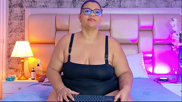 SelennaCooper online show from 04-19-26, 11:42