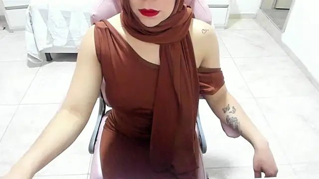 Snapshot of Tahira_bakir chatting on 11-19-25, 12:05 Tahira bakir online show from 11-19-25, 12:05