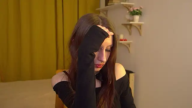 AliceWallflower online show from 02-18-26, 09:55