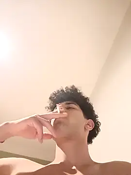 Snapshot of seloioo_36 chatting on 11-19-25, 08:42 seloioo 36 online show from 11-19-25, 08:42