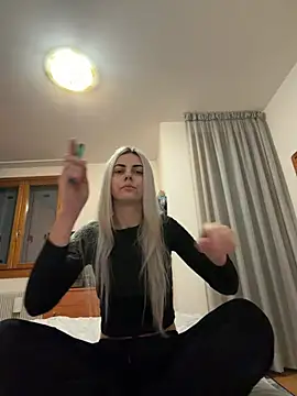 feliciafelon online show from 02-08-26, 04:10