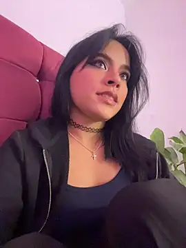 Sophie wyld online show from 11-20-25, 02:23