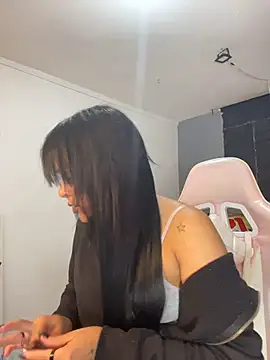 Sophie wyld online show from 12-18-25, 10:38