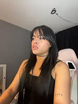 Sophie wyld online show from 12-21-25, 08:49