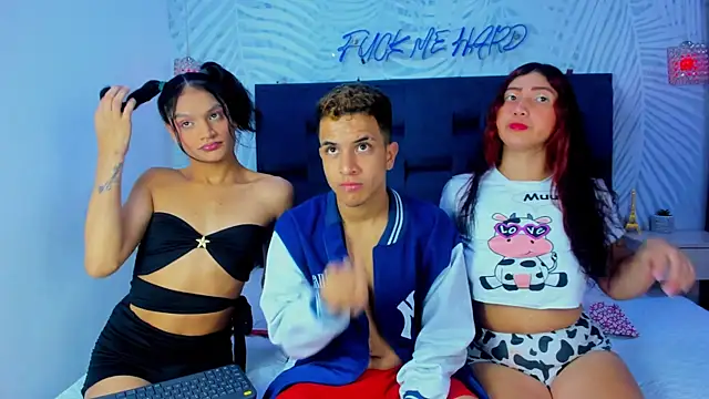 TrioPecadoVIP online show from 12-02-25, 06:19