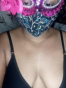 Snapshot of arpitaroy0 chatting on 11-18-25, 03:49 arpitaroy0 online show from 11-18-25, 03:49