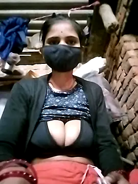 Snapshot of Deepika_Padukone chatting on 01-11-26, 02:33 Deepika Padukone online show from 01-11-26, 02:33