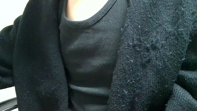 Snapshot of minhyuck001 chatting on 11-17-25, 12:33 minhyuck001 online show from 11-17-25, 12:33