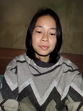 Snapshot of Cat-meow chatting on 11-30-25, 02:43 Cat-meow online show from 11-30-25, 02:43