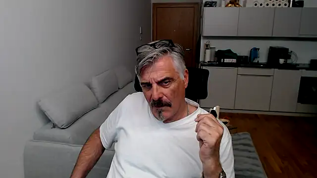 Buidapest online show from 01-17-26, 11:08